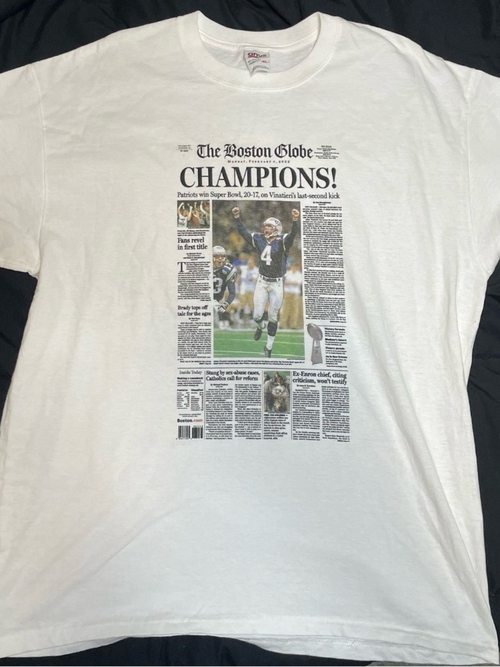 Vintage 2002 Super Bowl New England Patriots Boston Globe Newspaper T-Shirt XL